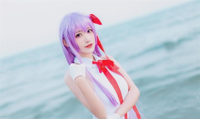 在摄影中展现美：木之本果豹纹常服的高级气质-51acg