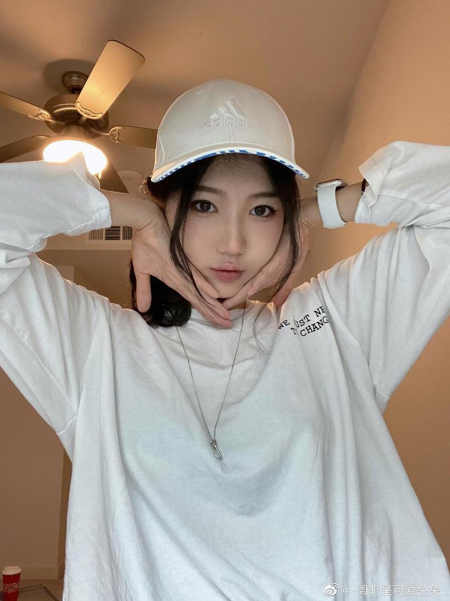 周叽是可爱兔兔全部cosplay了超人气动漫角色，感受魅力与可爱并存。-51acg