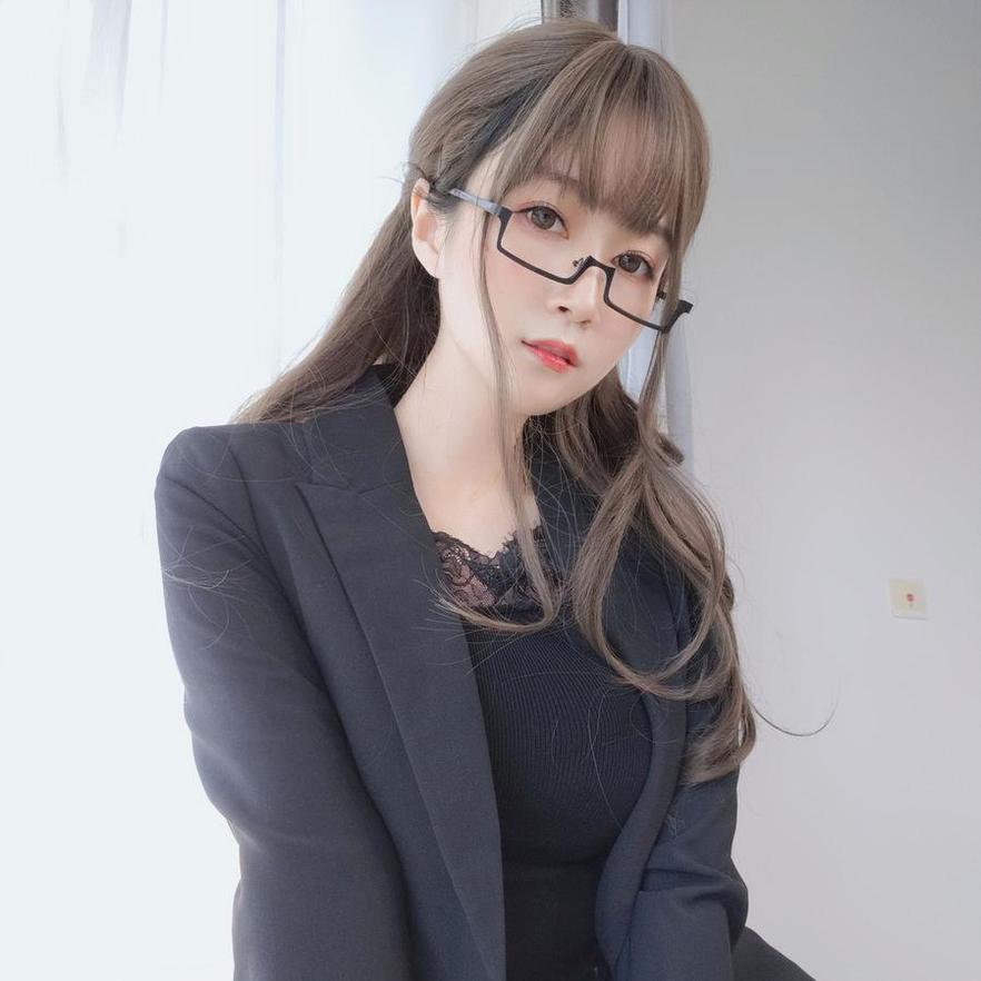 无法挡住的魅力！白银81白丝的美图绝对抢眼-51acg