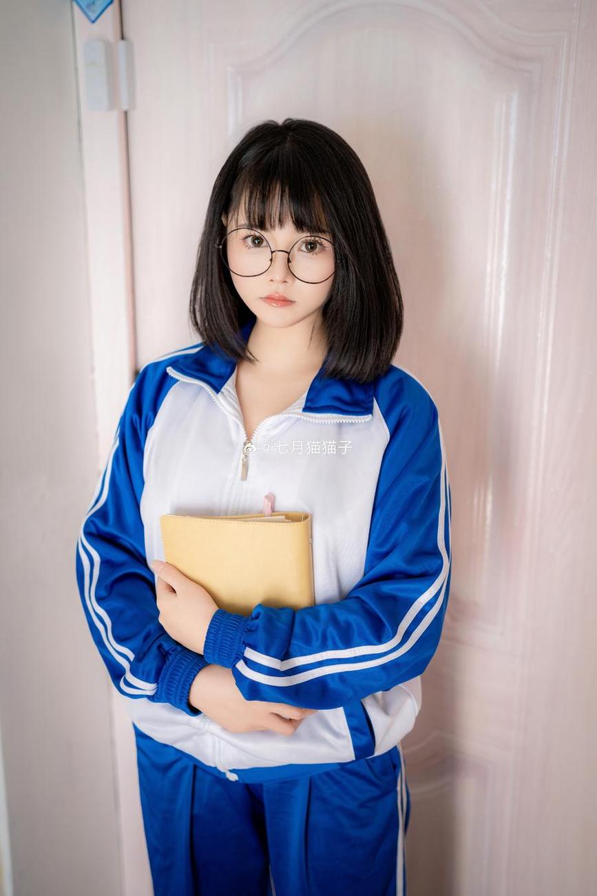 色彩斑斓的视觉盛宴，七月喵子挡腿壁纸摄影表现亮眼-51acg