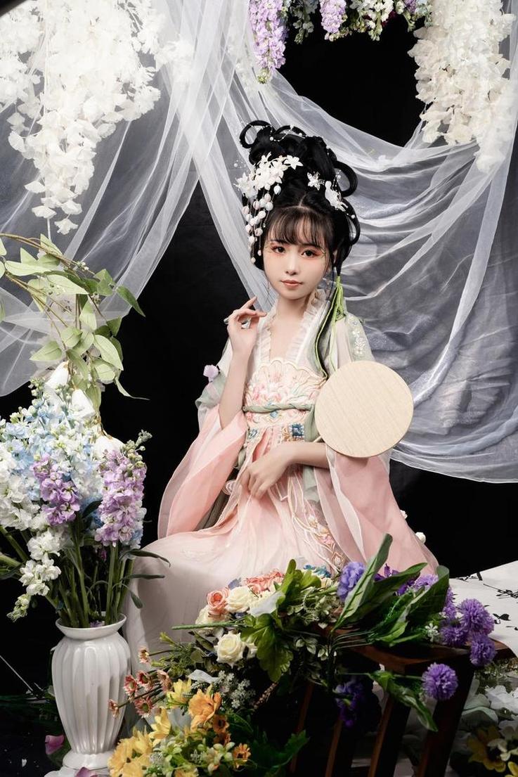 雪球喵小吉花絮免费观看：完美图套尽显高手绘技巧，震撼无比-51acg