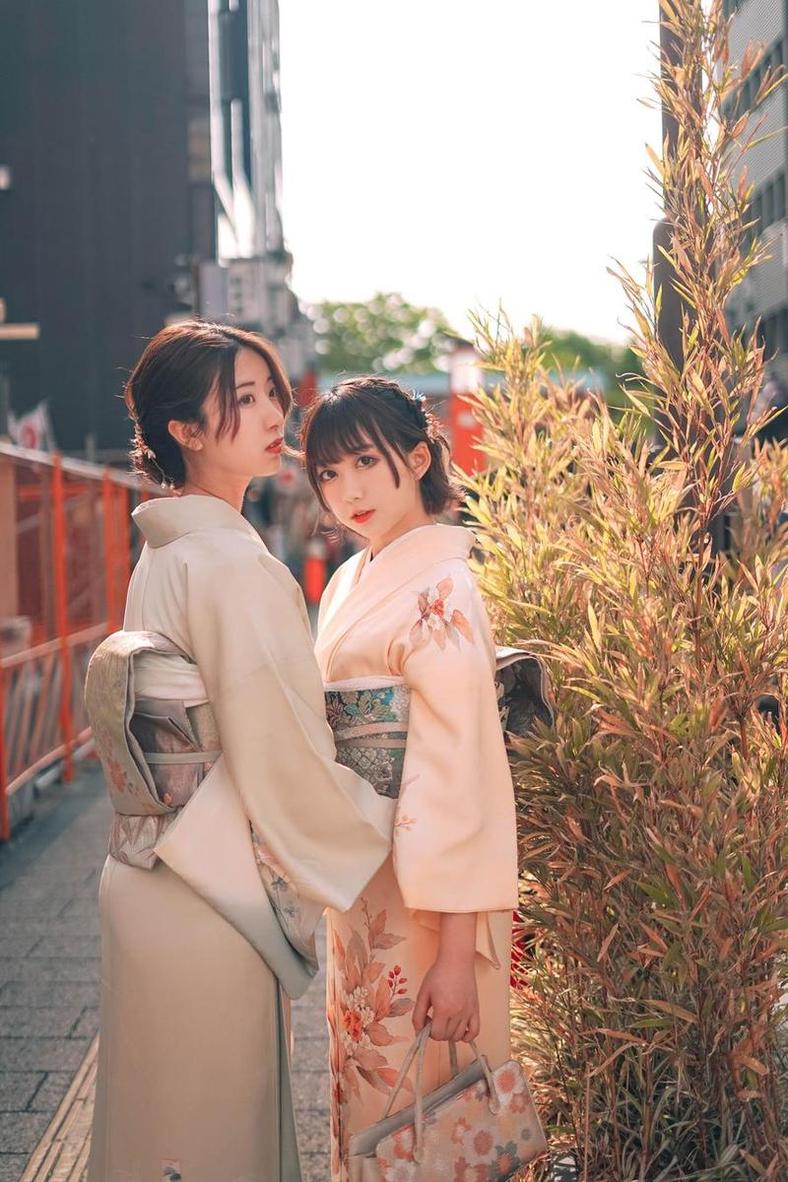 “coser达人，用心打造每一帧”——浅野菌子泳装八重樱cos写真本cos-51acg