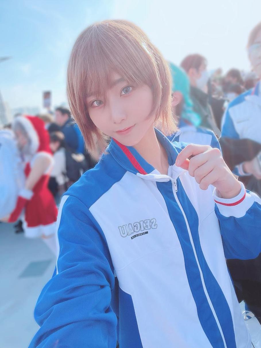 柳丸一字马的原图公开，感受cosplay的无限魅力-51acg