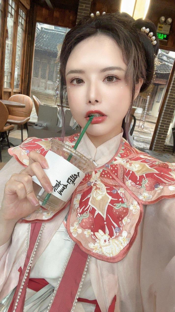 果汁大杯暖心送～夏小秋秋cute图集更新，最令人期待的cos之旅-51acg