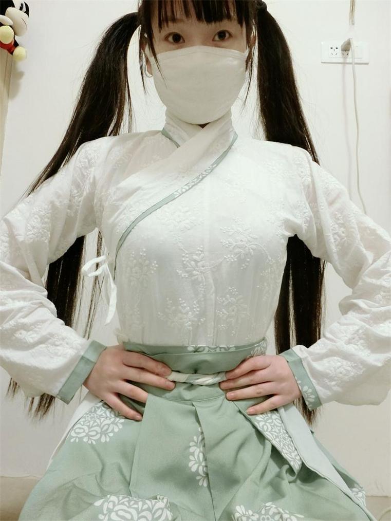 就算是看过无数cos照片，西尔酱深圳校服图片的精选依然会让你惊叹-51acg