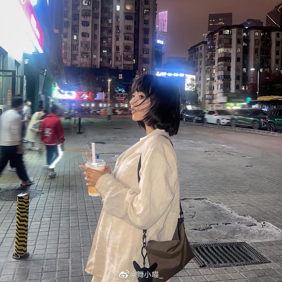 舞小喵地狱王女cos图原图：从它开始，黑色的日子变得更加让人怀念-51acg