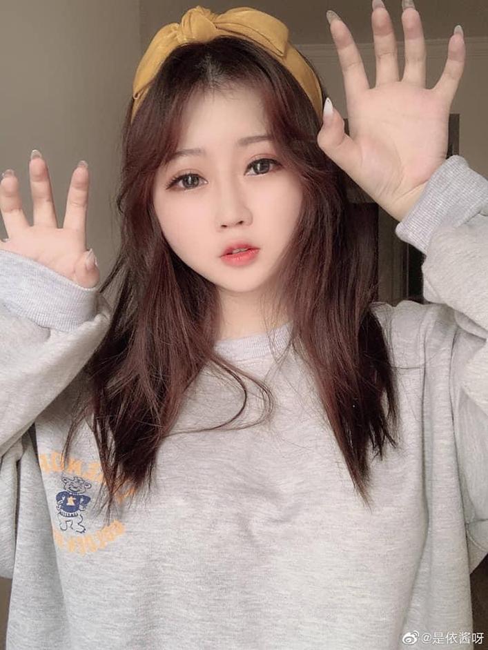 绝美全篇，唯美至极，是依酱吖璀璨的图片集带你陶醉于美的画卷-51acg