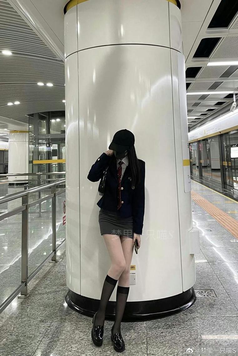 四季美景在这里！梦里一只喵图包下载，舒适原图等你发现-51acg