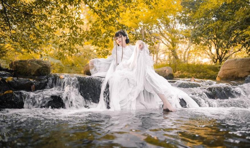 作为coser，你肯定不能错过你的负卿最新免费图的美妙。-51acg