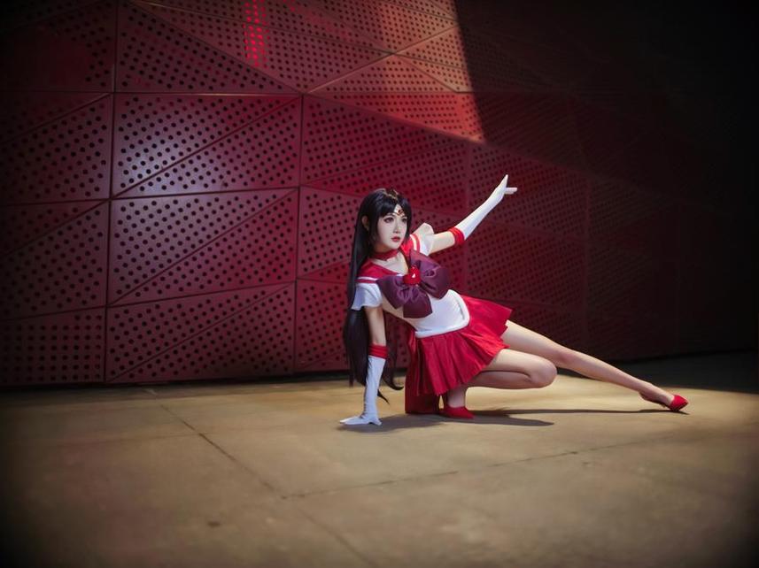 新款cosplay激萌回归，一米八的大梨子全集免费下载-51acg