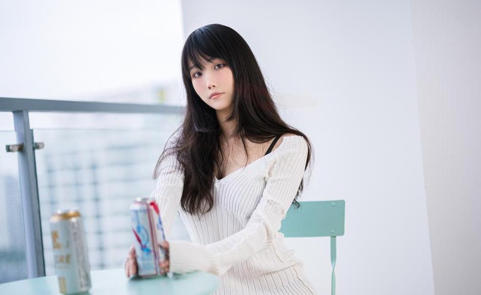 汪知子微博新号出炉，美图套装hold不住-51acg